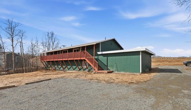 Spacious 3-bd 2 ba in Palmer w/Large garage in Prime Location & Scenic views
