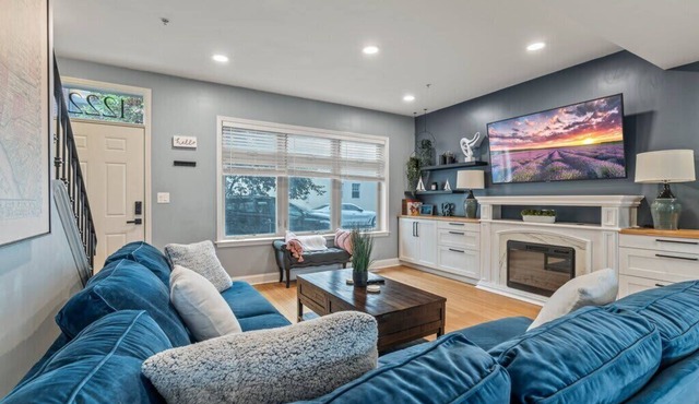 Spacious 3 BDR Home | Home Theatre | Pool Table