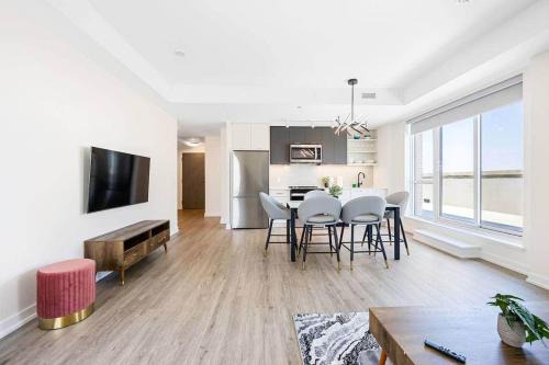 Spacious 3-BDR Home with Incredible View with parking
