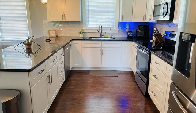 Spacious 3 BDR on 1.5 acres, near ILM Airport