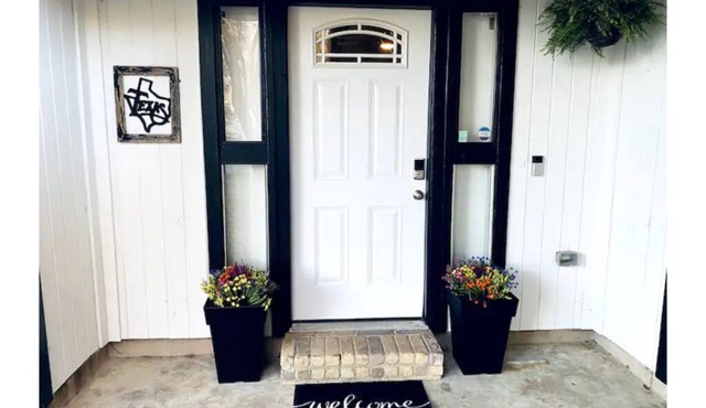 Spacious 3 BDRM for 9 - SA & NB