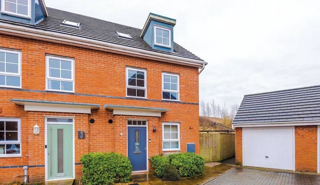 Spacious 3 bedroom home with garden