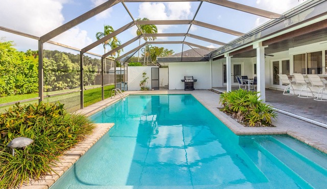 Spacious 3 Bed/2.5Bath Miami Home w/ pool!