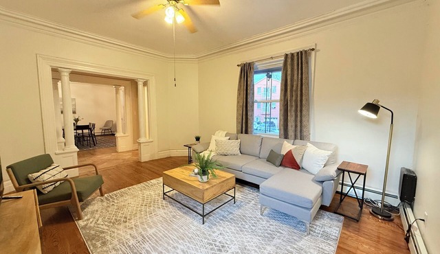 Spacious 3 bed 2 bath with free parking and easy NYC transportation