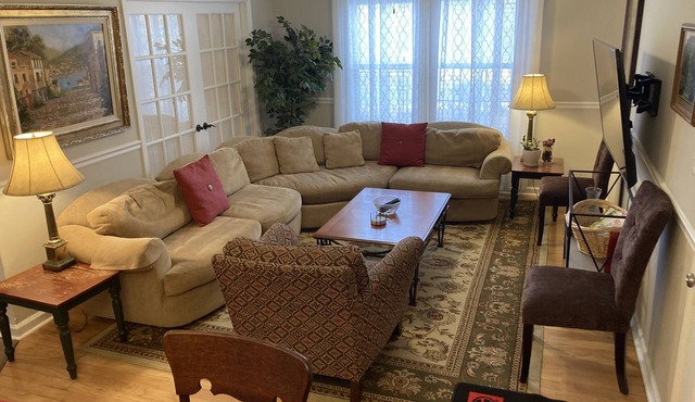 Spacious 3 bed 2 bath condo close to Memorial Park, Five-points, & UGA in Athens