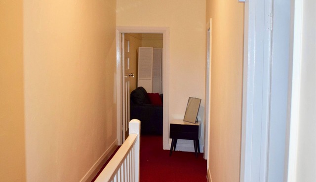 Spacious 3 Bed Apt in Vibrant Haberfield