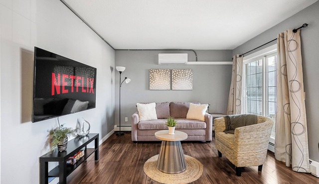 Spacious 3-Bed Downtown, AC, Heated Underground Prkg, Near Saddledome & Stampede