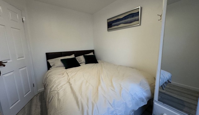 Spacious 3 bed, driveway, 5 minutes from Excel Centre & Custom House station