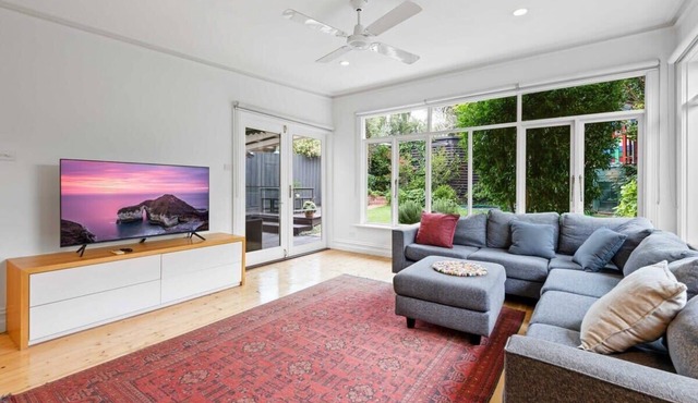 Spacious 3-Bed Home near Flemington Racecourse