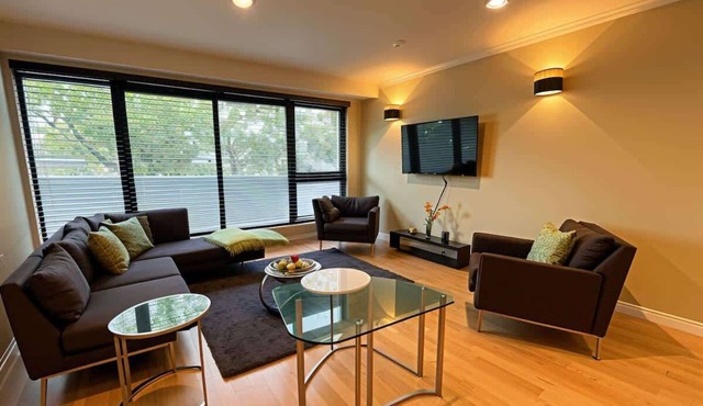 Spacious 3-Bed Home in Dulwich, Parking & Wi-Fi