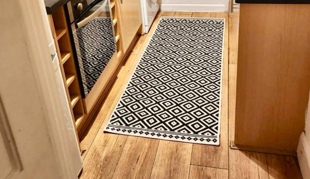 Spacious 3-Bed House with free parking