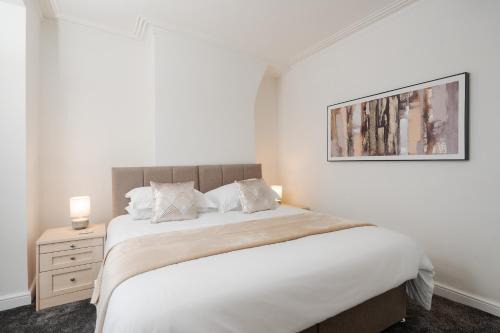 Spacious 3 Bed House Free Parking Ideal for Contractors and Families