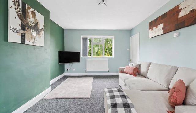 Spacious 3 Bed Semi Detached House in Oxford for Upto 7 Guests