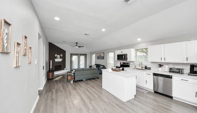 Spacious 3-Bed Single-Story in Pecan Grove, Richmond, TX.