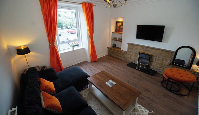 Spacious 3 Bed Terrace with Large Kitchen Diner