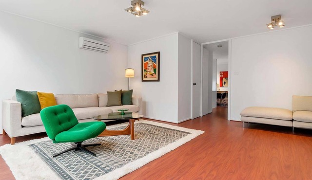 Spacious 3-Bed Townhouse with Courtyard