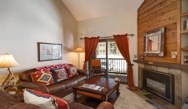 Spacious 3-Bedroom + Loft Condo at Timber Run – Mountain Views, and Walkable to