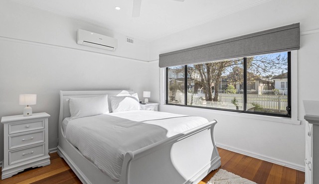 Spacious 3-Bed With Outdoor Dining Near Airport