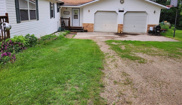 Spacious 3-bedroom house on Birchwood Golf Course one mile north Pelican Rapids
