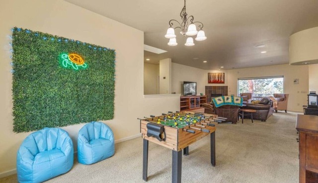 Spacious 3+ bedroom house in the beautiful Running Y Resort