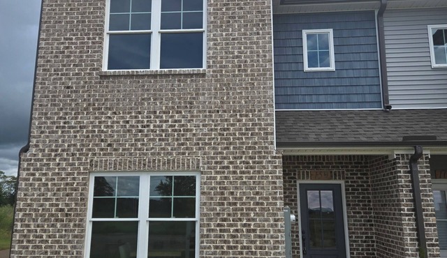 Spacious 3-bedroom townhome just minutes from downtown Hsv, Redstone Arsenal.