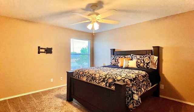 Spacious 3 Bedroom Home in quiet neighborhood