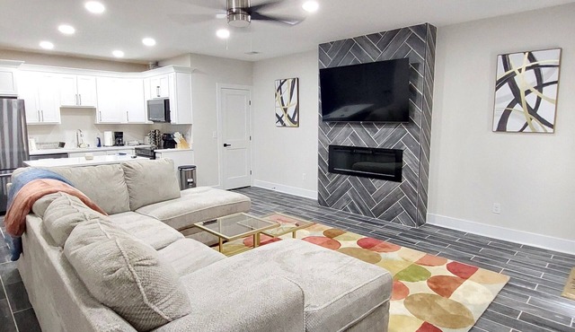 Spacious 3-bedroom & 2 baths apartment for your Quantico & DC Stay with WiFi