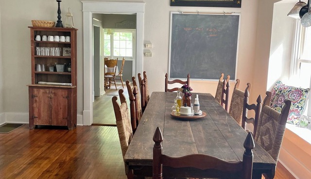 Spacious 3 bedroom, 2 bathroom Home!