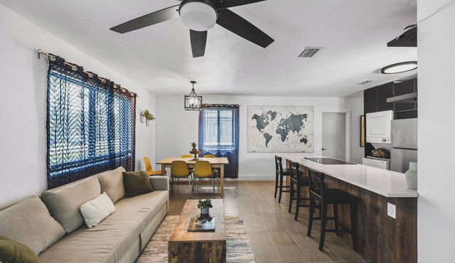 Spacious 3-bedroom 2-bath centrally located close to Hollywood Downtown & Beach