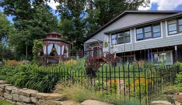 Spacious 3 Bedroom 2 Bathroom Apt. In the ❤ of the Black Hills