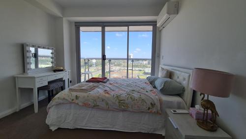 Spacious 3 bedroom, 2 washroom and 2 parking 5 min from train station