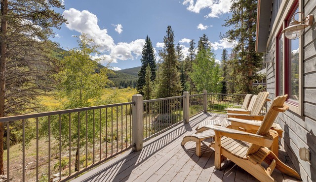 Spacious 3-bedroom, 3.5 bath Mountain Getaway!