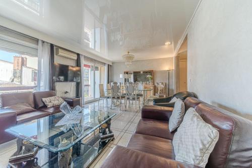 Spacious 3-bedroom apartment with balcony Gratte Ciel Villeurbanne