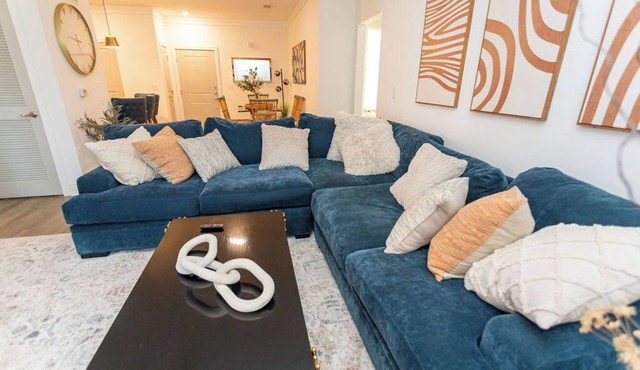 Spacious 3-bedroom apartment close to Speedway and PNC live Music