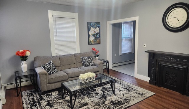 Spacious 3-bedroom apartment near Yale