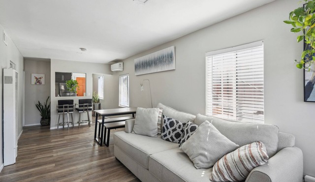Spacious 3-bedroom apartment with WiFi and AC in fabulous San Diego