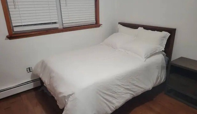 Spacious 3-bedroom apartment in the Bronx wirh Free Parking!