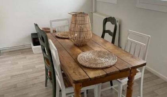 Spacious 3-Bedroom Apartment in Guingamp, 6 Guests