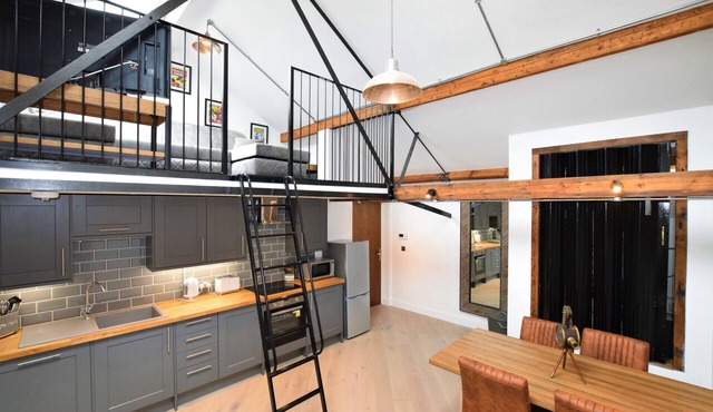 Spacious 3 bedroom apartment in City Centre