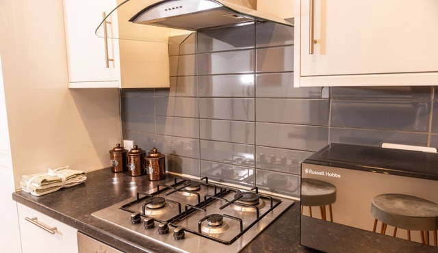 Spacious 3-Bedroom Apartment near King's Cross Station