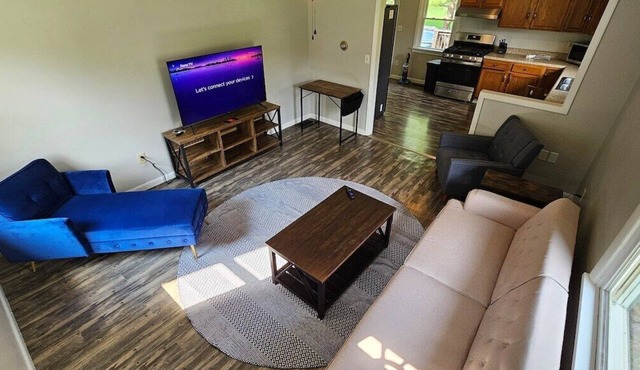 Spacious 3 Bedroom Apartment!