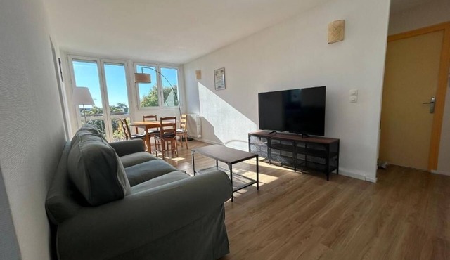 Spacious 3-bedroom apartment in Tours Nord near the tramway