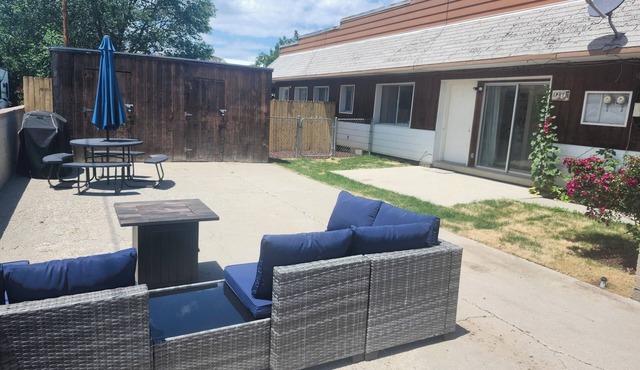 Spacious 3-bedroom apartment in a quiet neighborhood with WiFi