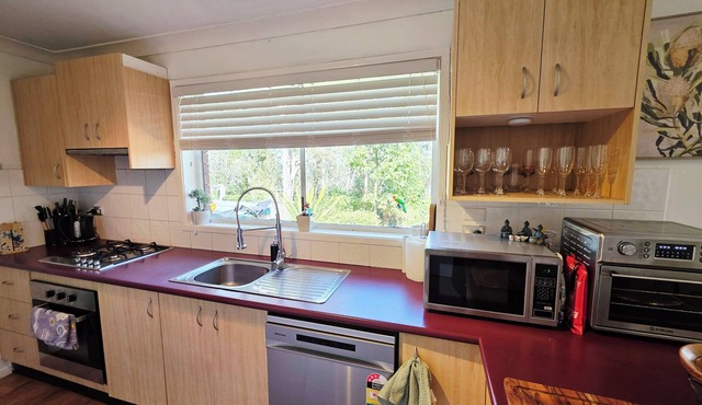 Spacious 3-Bedroom Bushland Mountains Retreat Close to Famous Waterfalls