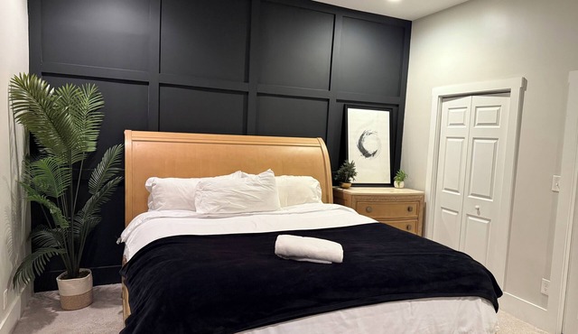 Spacious 3-bedroom condo in Cincinnati with Parking