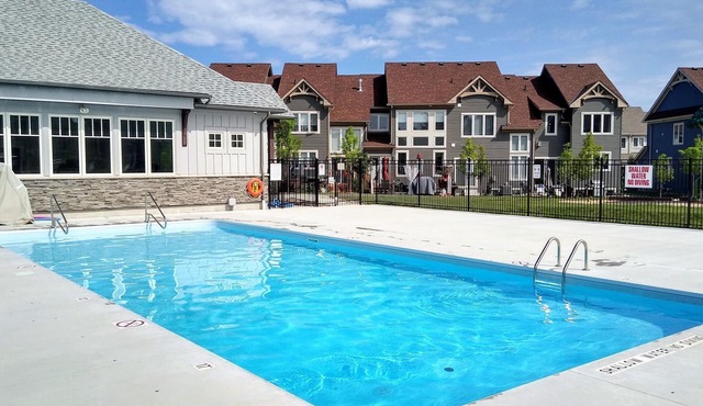 Spacious 3-bedroom cottage retreat minutes from Blue Mountain!