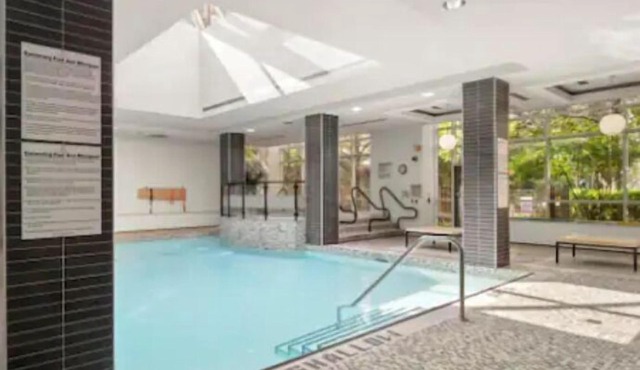 Spacious 3 bedroom 2 bathroom condo in the heart of Mississauga w/parking!