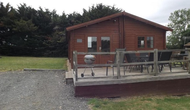 Spacious 3 bedroom cabin at Avonvale Holiday Lodge