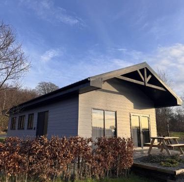 Spacious 3-Bedroom Chalet on Country Estate near Glasgow - sleeps 6