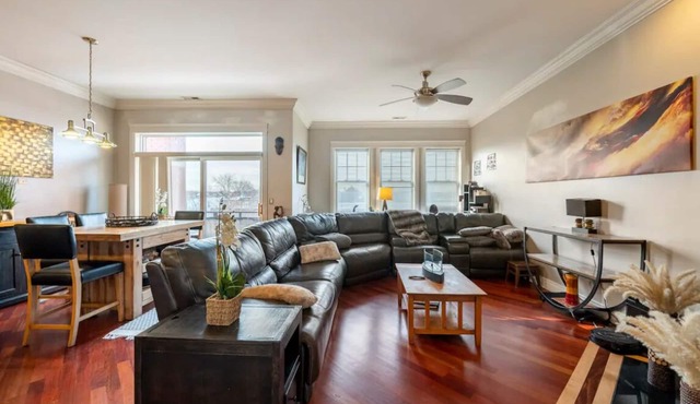 Spacious 3-bedroom corporate condo in wonderful North Kenwood in Hyde Park